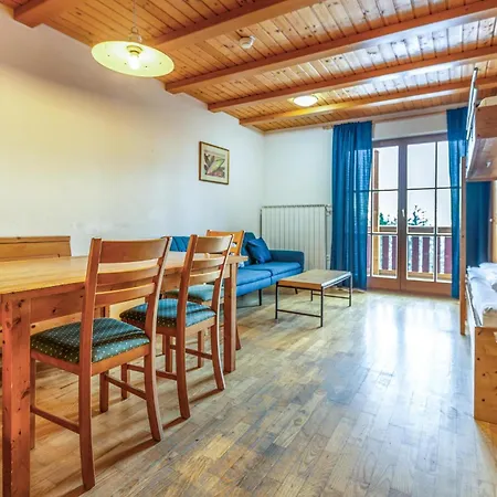 2 Bedroom Cozy Apartment In Pohorje Хочко Погорье